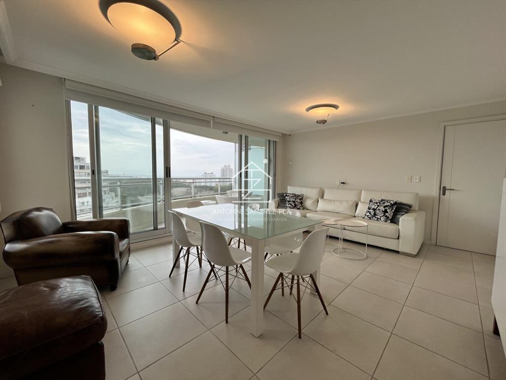 Piso alto 2 dormitorios con 1 baño en ocean