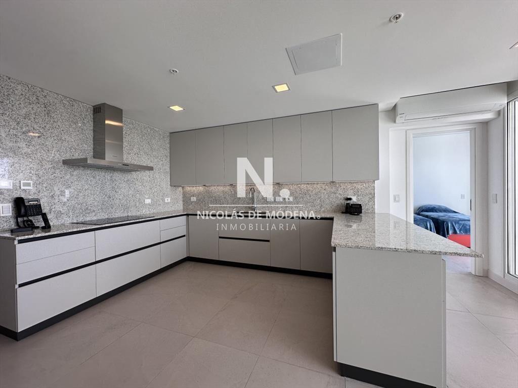Espectacular Penthouse de 5 dormitorios En Torre