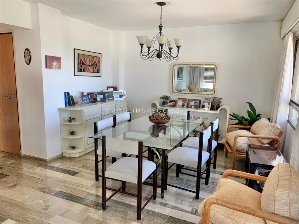 Apartamento en venta de 2 dormitorios en Parquemar Center B