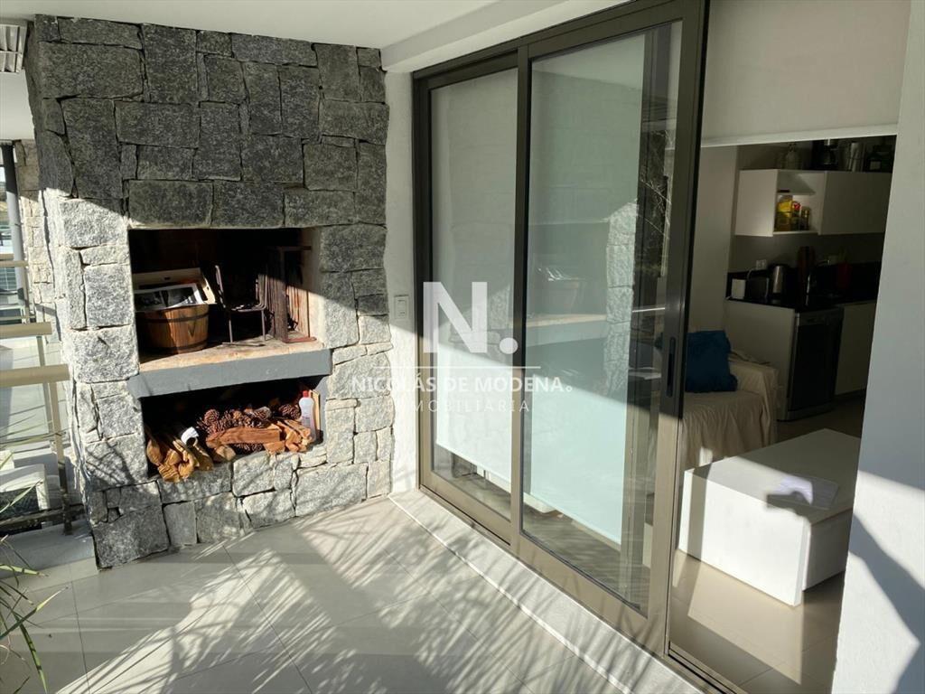 Apartamento con parrillero propio en venta en del