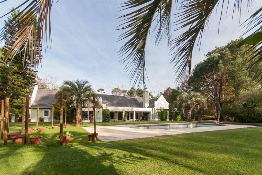 Punta del Este, chalet con 4600 m2 de tierra, 5