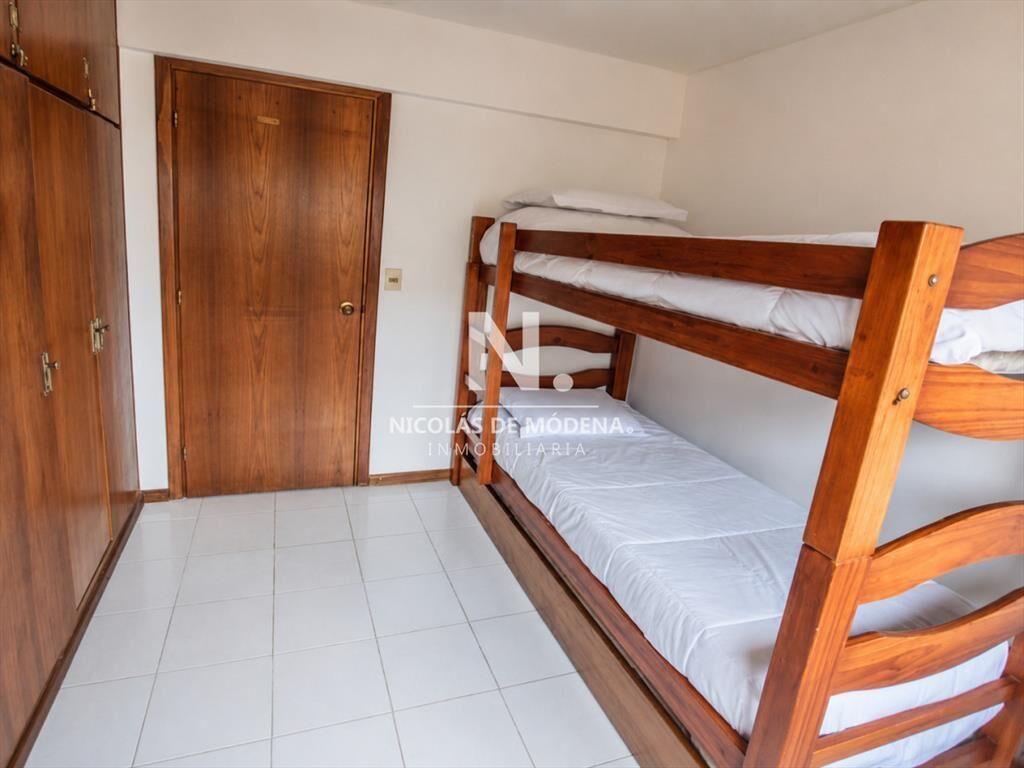 Vende apartamento impecable de 3 dormitorios con