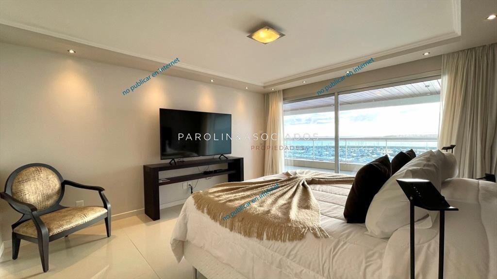 Penthouse de 4 dormitorios en Península, Punta