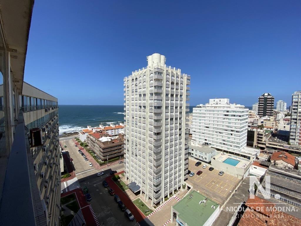 Venta piso alto en Santos Dumont 1 dormitorio