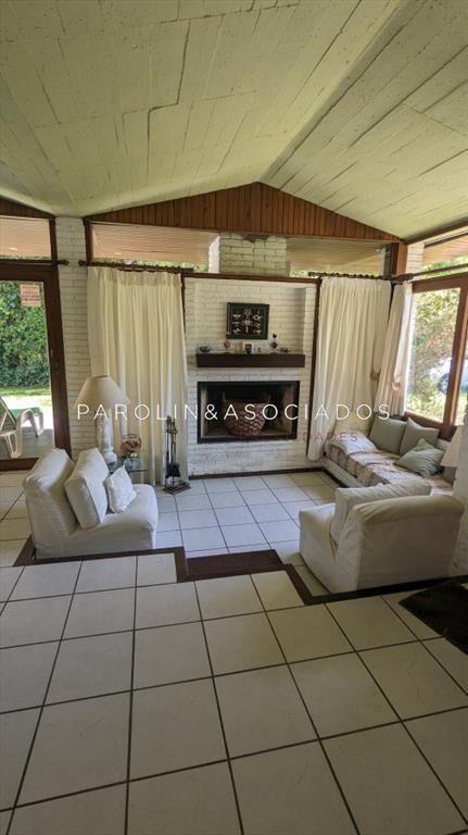 Venta de casa 4 dormitorios en zona Paradas, proxima al mar