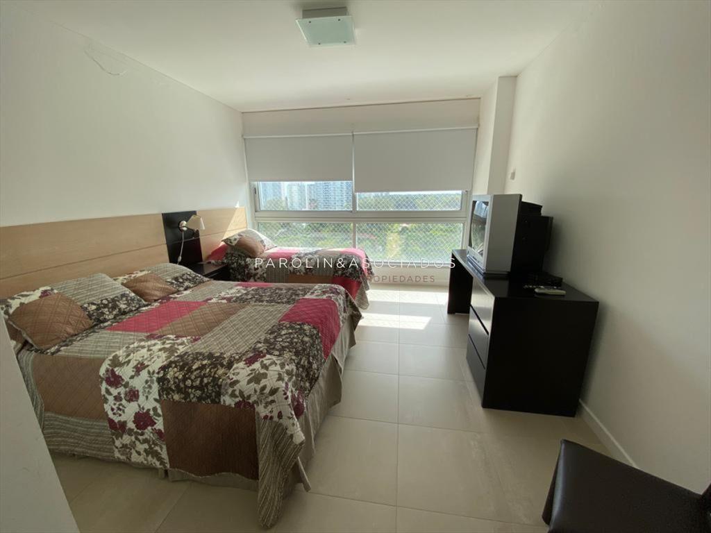 Apartamento en venta en Le Parc II, Punta del