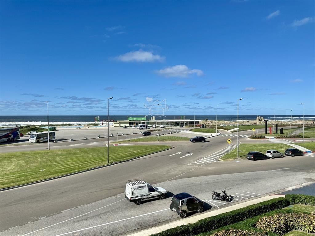 Excelente apartamento en torre de primera