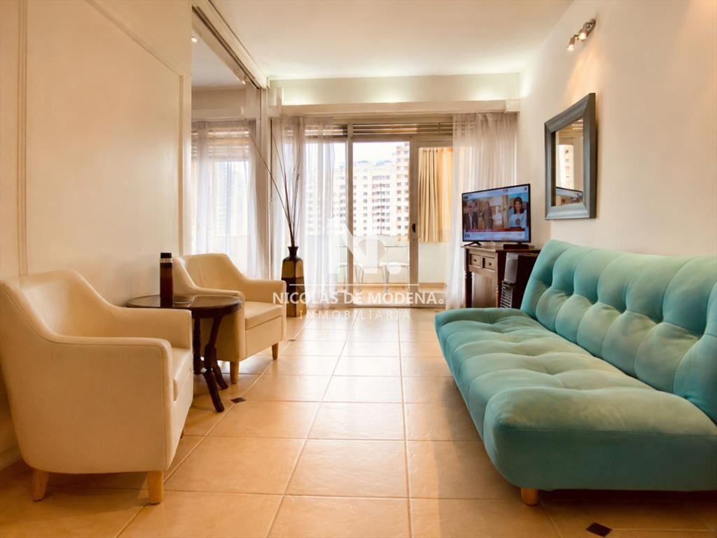 Apartamento de 1 dormitorio frente al mar , todo