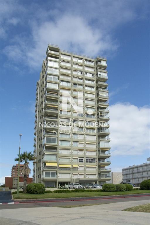 Departamento de 3 dormitorios en Torre Malecon