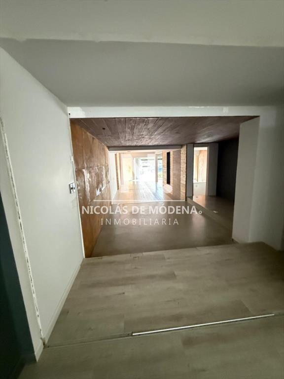Alquila Local en Punta del Este con 1 Dormitorio