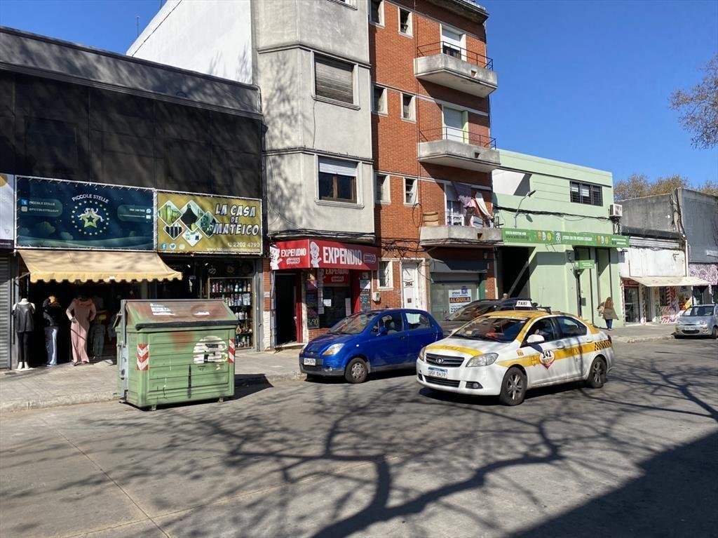 INVIERTA EN LOCAL COMERCIAL CON RENTA ZONA MAYORISTA