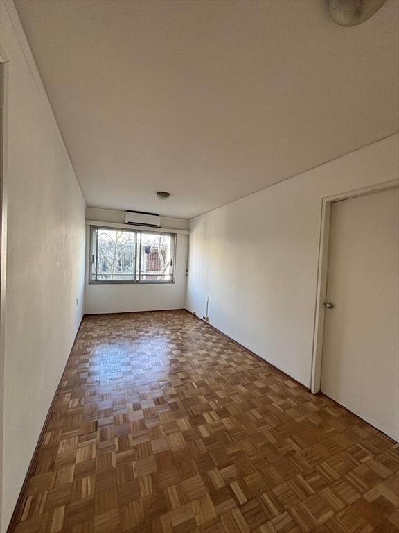 ALQUILER CENTRO UN DORMITORIO NUEVO PARA INGRESAR