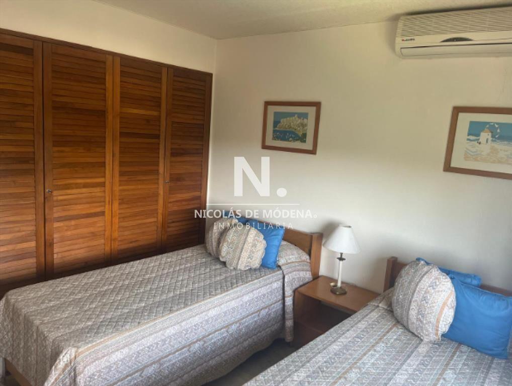 En venta apartamento de 3 dormitorios, con vista