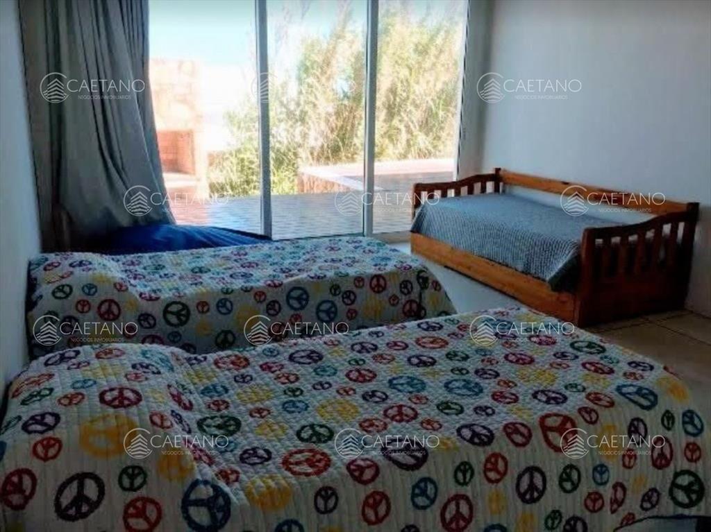 Casa de 4 dormitorios en venta !