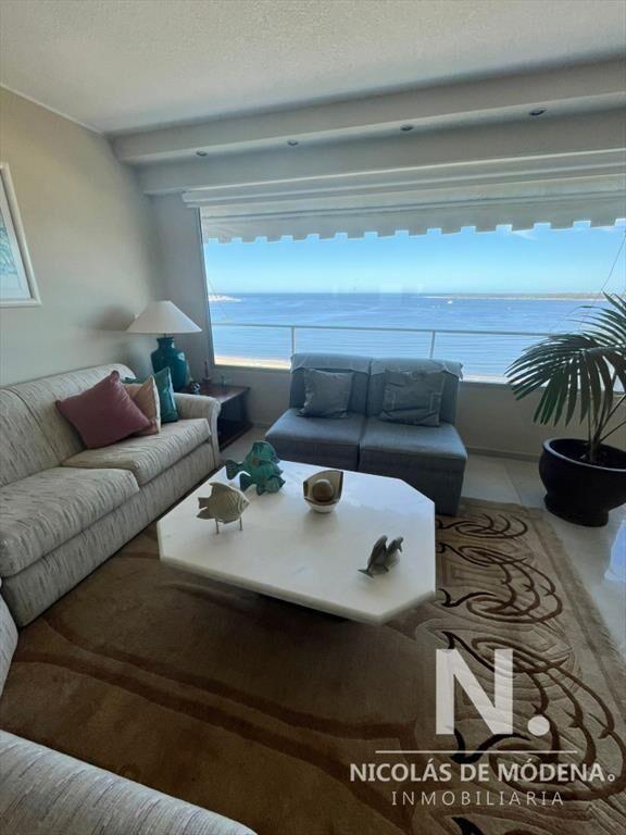 Departamento en venta en torre Tunquelen II frente a Playa