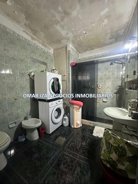 Venta casa La Blanqueada, esquina sobre Av Italia.