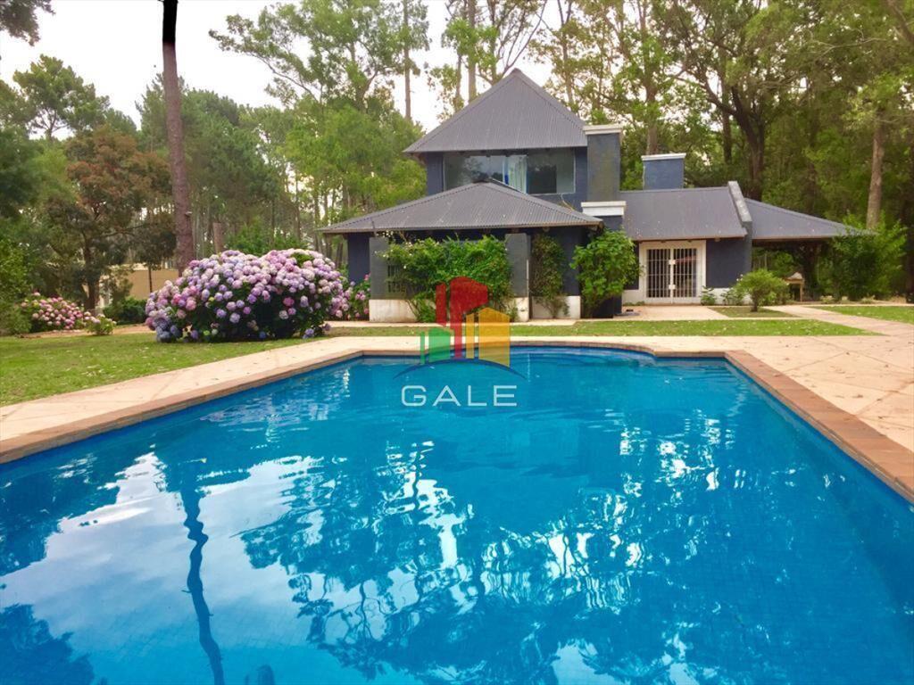 Vende casa de 4 dormitorios en Pinares, Punta del