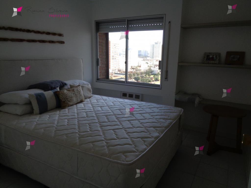 PENTHOUSE EN VENTA DE 4 DORMITORIOS EN MANSA PUNTA DEL ESTE