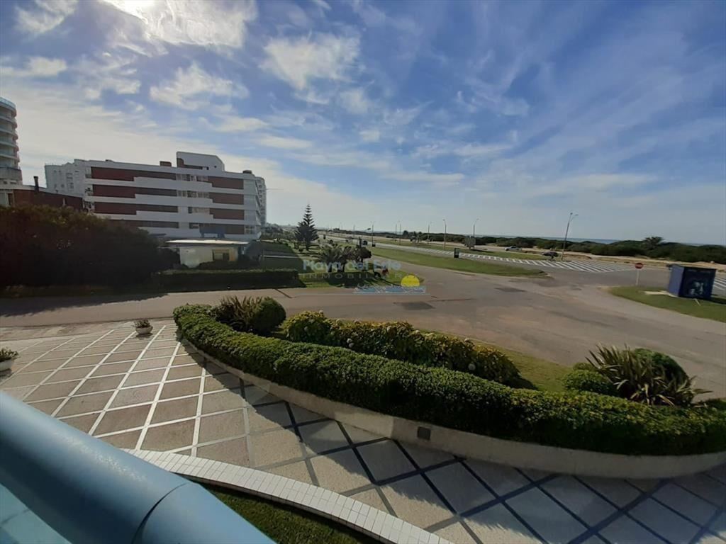 Apartamento en venta de 3 dormitorios en Punta ,
