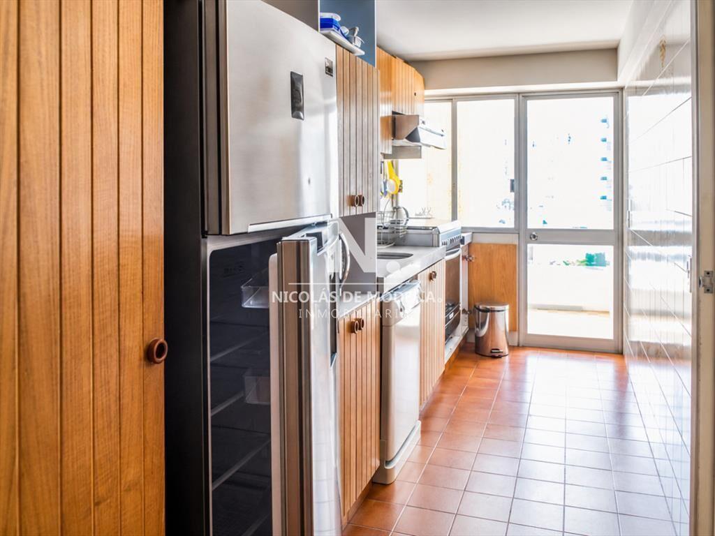 Vende apartamento de 2 dormitorios con vista al ,