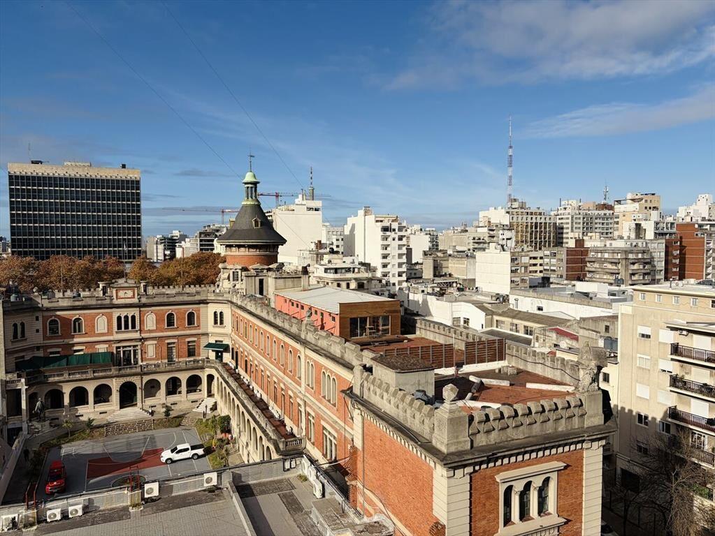 Venta apartamento 1 dormitorio al frente en Cordon. a estre