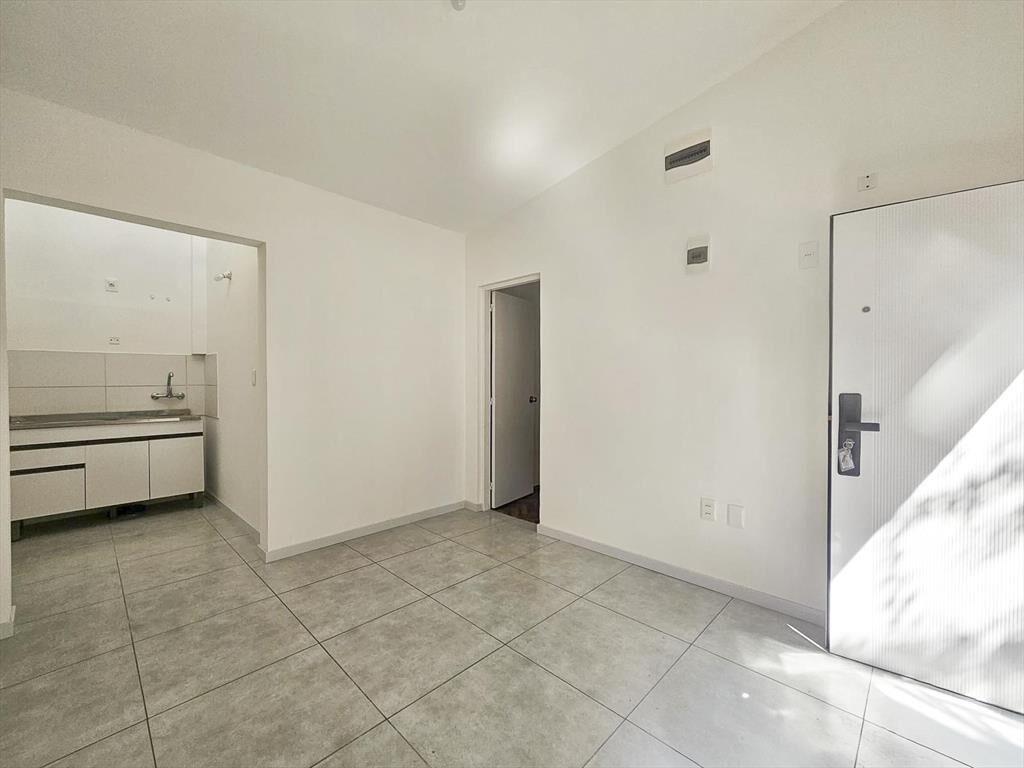 Venta apartamento de 1 dormitorio, planta baja- Carrasco No