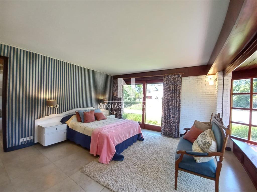 Alquila gran casa de 5 dormitorios en Playa Mansa, Punta de