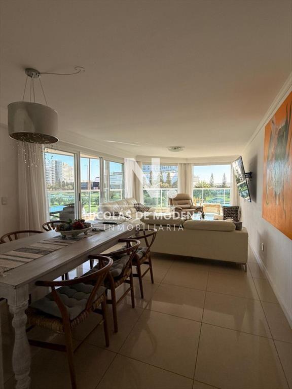Apartamento de 3 dormitorios en alquiler de verano en Punta