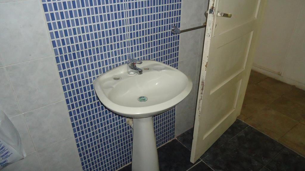Apartamento interior, primer piso por escalera, 1 dorm, 2 p