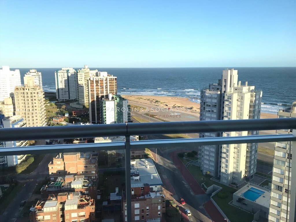 Apartamento de 2 suites en venta en edificio Onix, Punta de