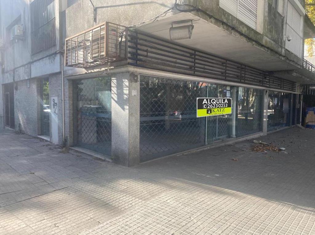 Rivera casi Pedro Bustamante. Prox al WTC y Mdeo Shopping