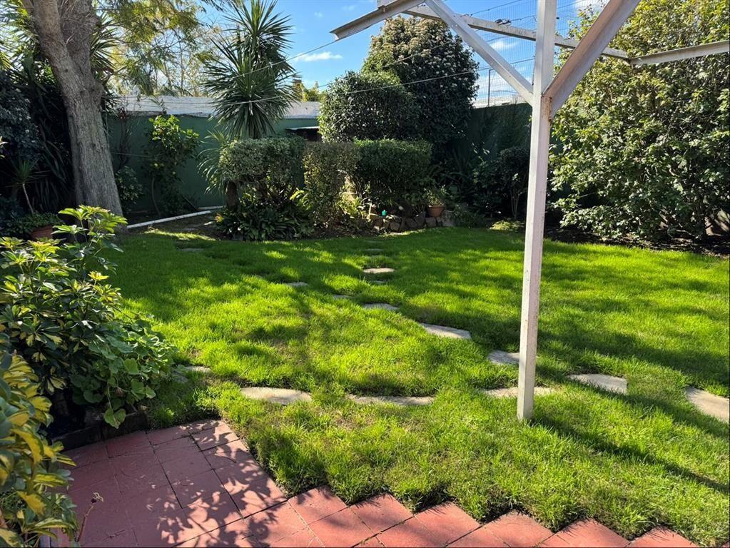 VENTA DE CASA MALVIN 3 DORMITORIOS UNA PLANTA GRAN FONDO