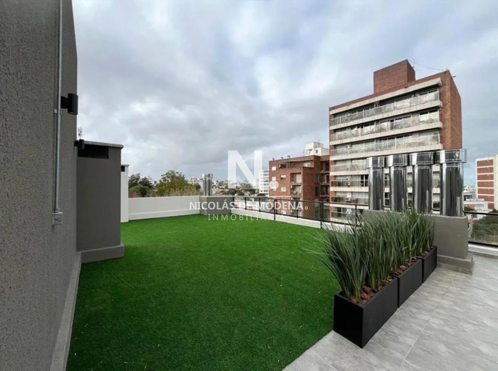 Apartamento de 2 Dormitorios al Frente con en