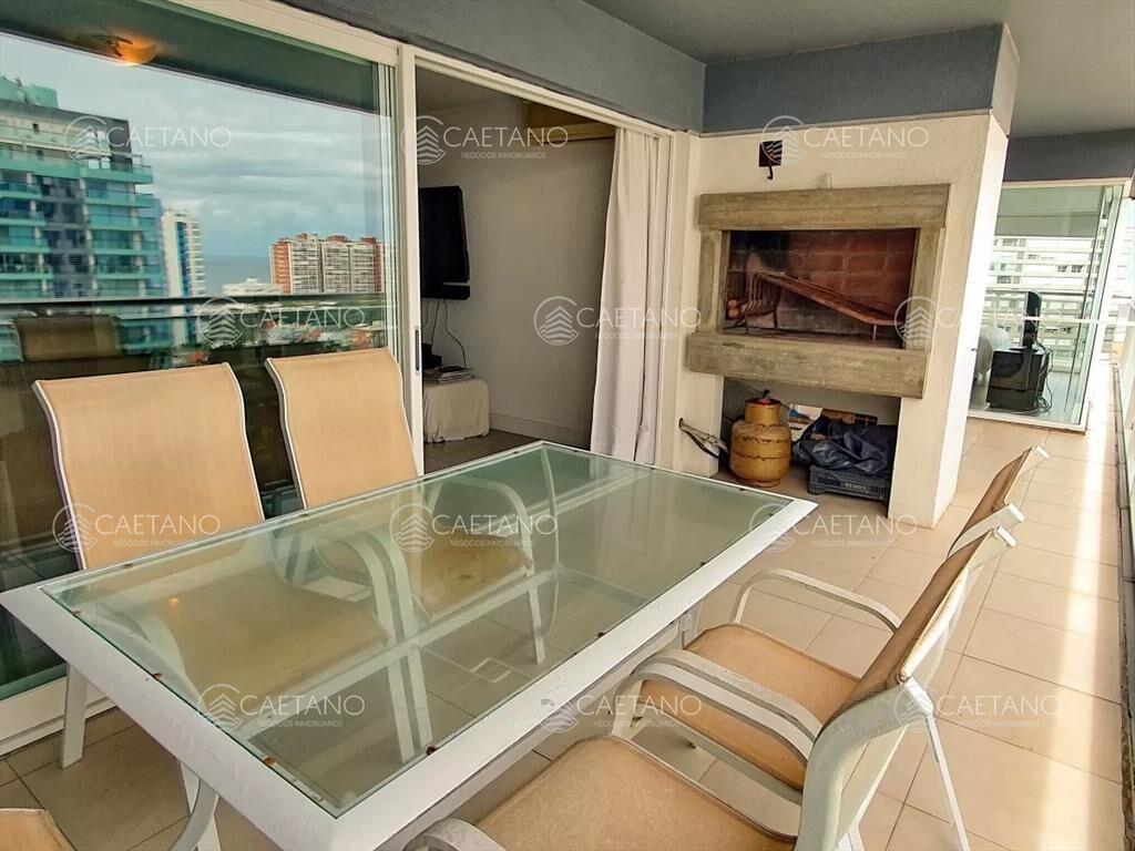 Venta apartamento 3 dormitorios piso alto Punta