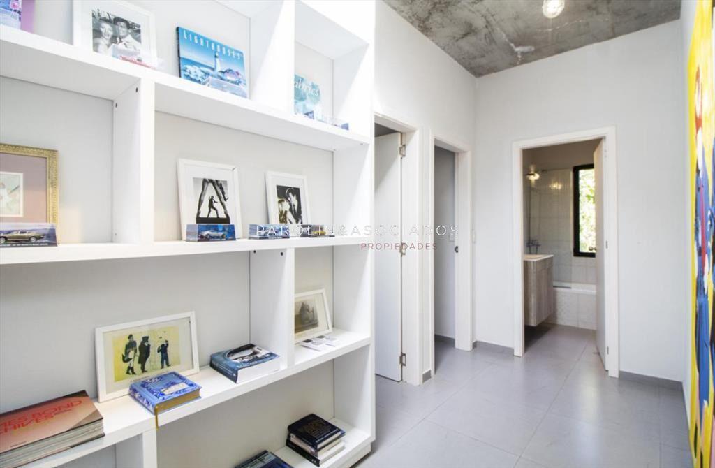 Casa en Venta de 4 Dormitorios en Laguna Escondida