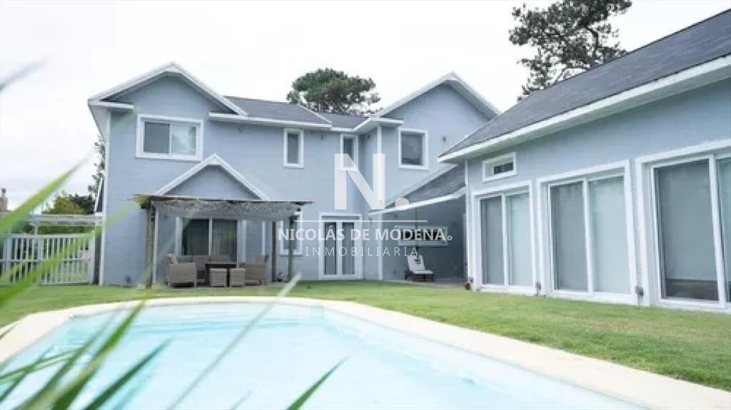 En venta casa de 4 dormitorios en Punta del Este,