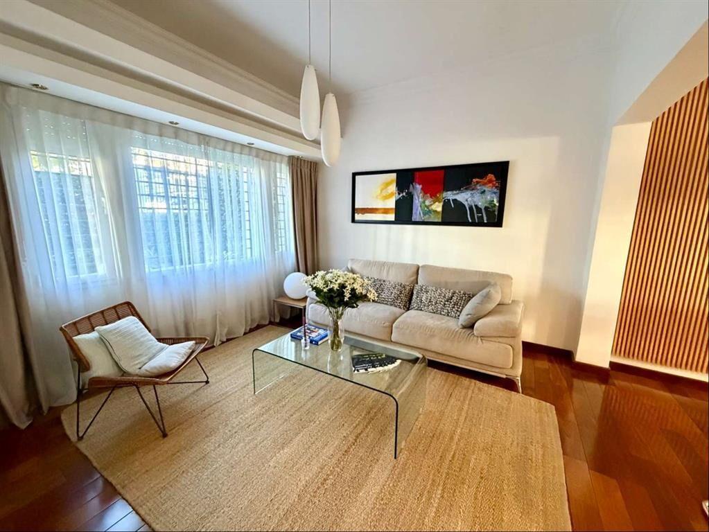 Venta casa 5 dormitorios, fondo verde con parrillero, 2gara