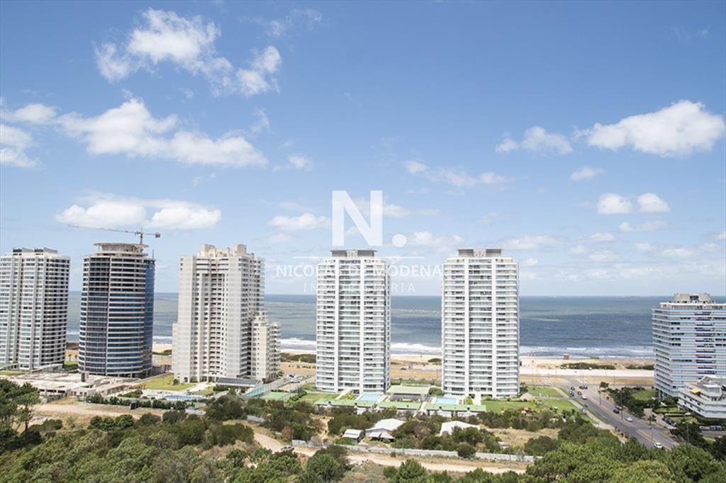 Apartamento con excelente ubicación.