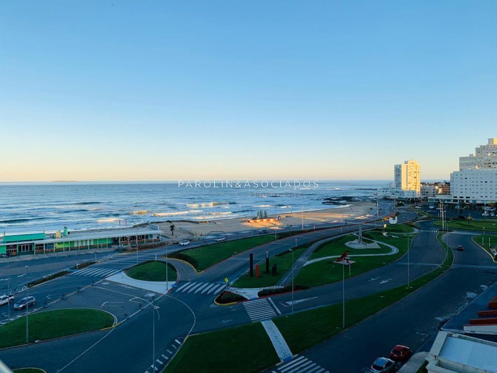 Apartamento de 4 dormitorios en venta en torre