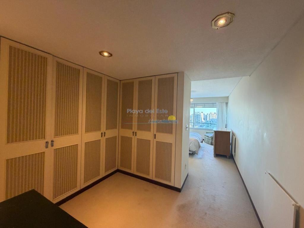 Apartamento en Venta de 3 dormitorios en  Punta ,