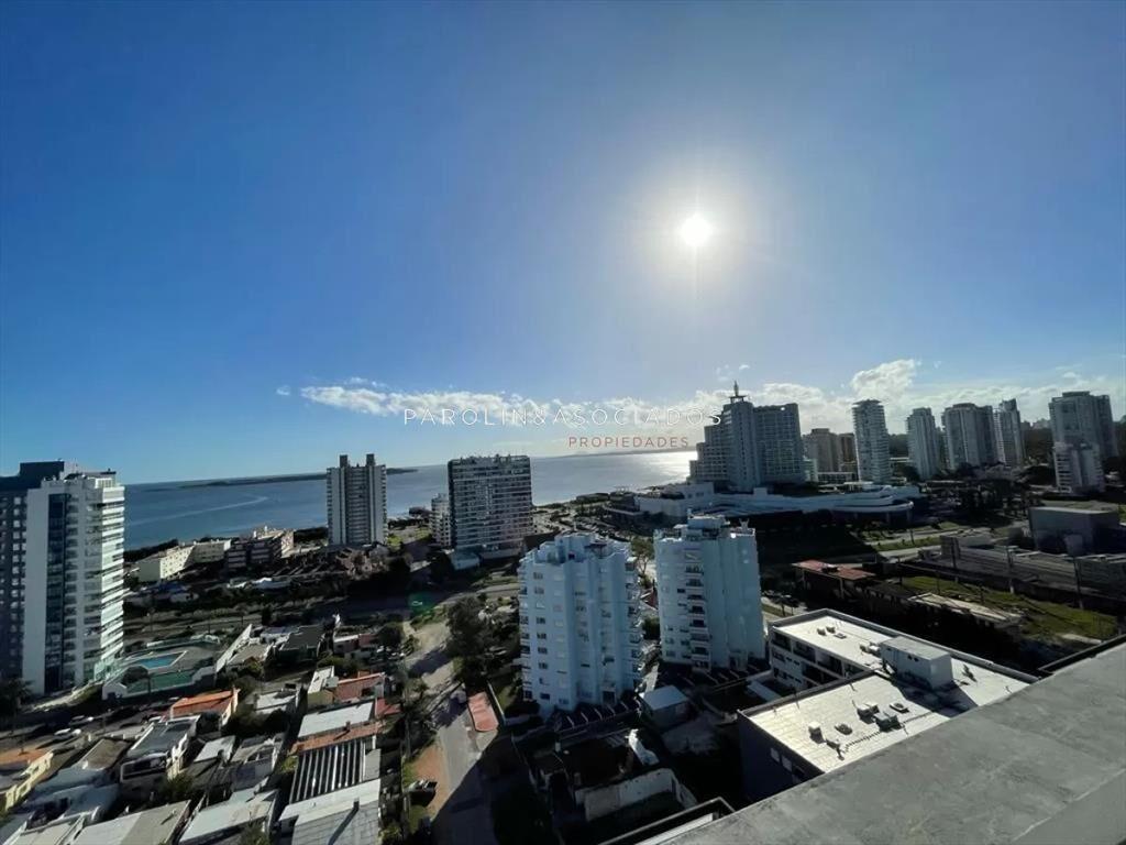 Espectacular penthouse en venta en torre Francia, Punta del