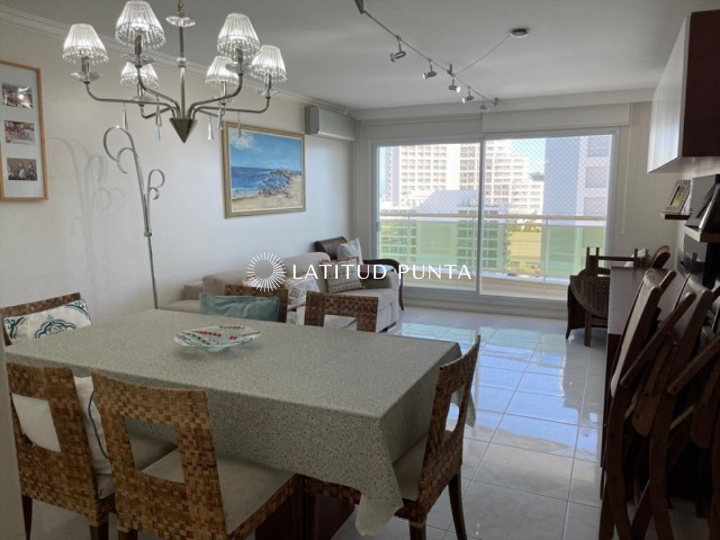 Apartamento de 3 dormitorios en Coral Tower