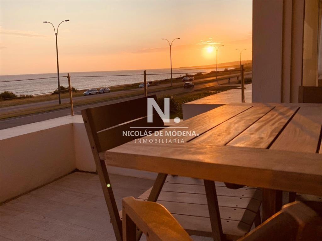 Espectacular casa en primera lÃ­nea de la mansa