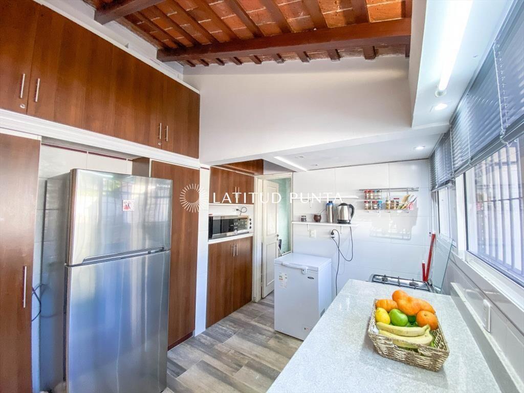 Mansa, casa con piscina climatizada
