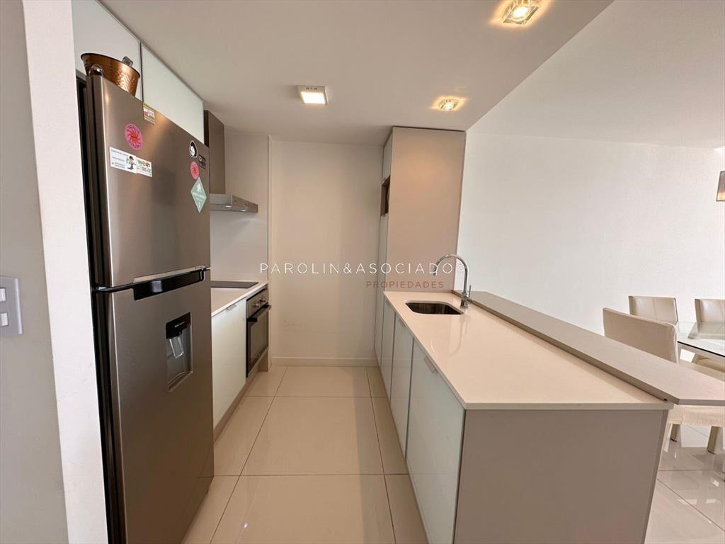 Apartamento de 2 dormitorios en edificio Artower,