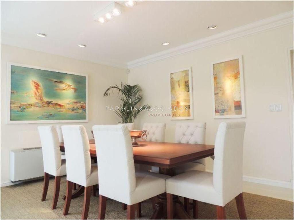 Casa en venta de 5 dormitorios en Mansa, Punta del Este.