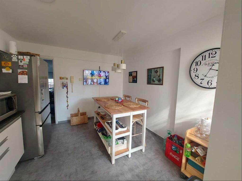 Alquiler apartamento con muebles 3 dormitorios, 2 baños, pa