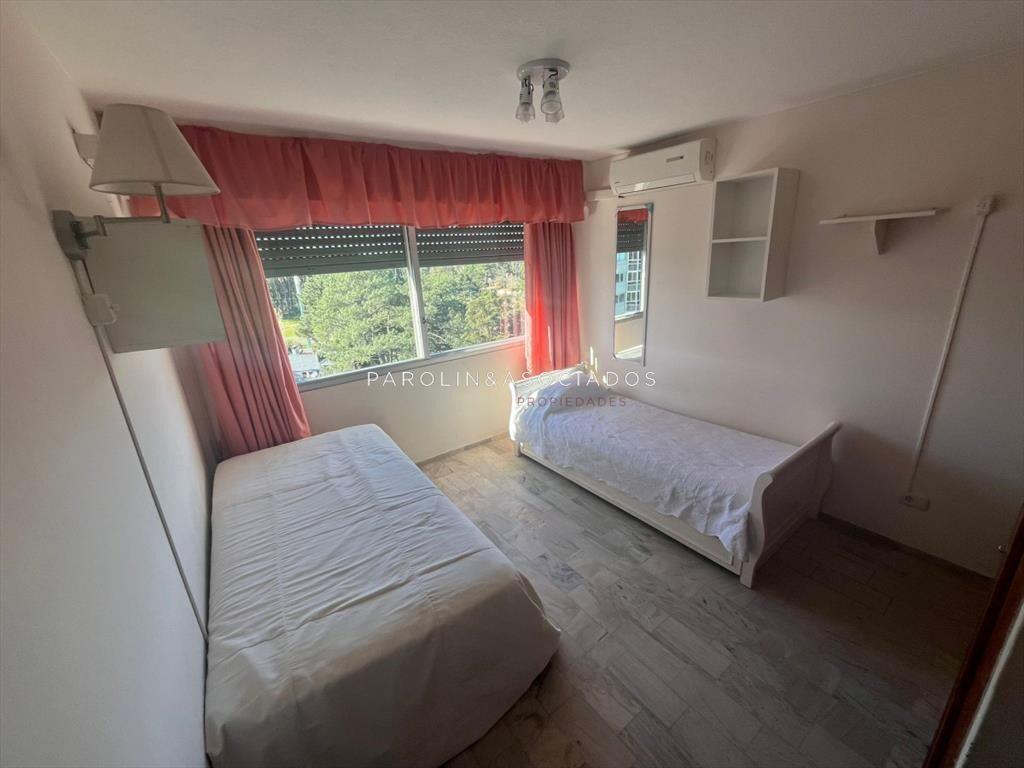 Apartamento en Venta de 3 dormitorios en Av. Roosevelt , Pu