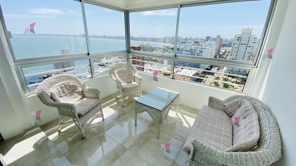 VENTA DE APARTAMENTO DE 3 DORMITORIOS EN PENINSULA PUNTA DE