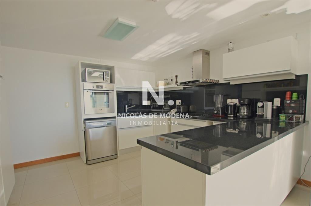 Apartamento de 3 dormitorios en torre de categoría - Prime